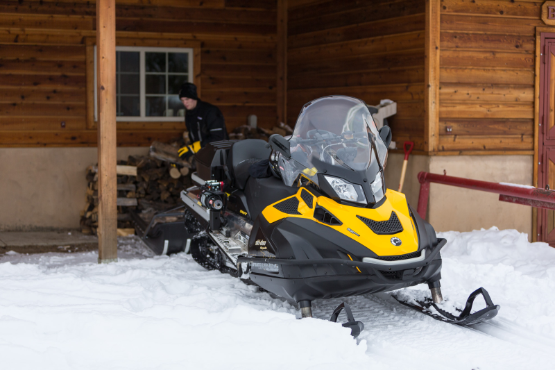    SKI-DOO SKANDIC SWT 900 ACE v 2015  3 