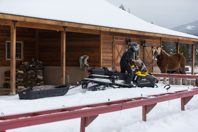    SKI-DOO SKANDIC SWT 550 v 2015  4 