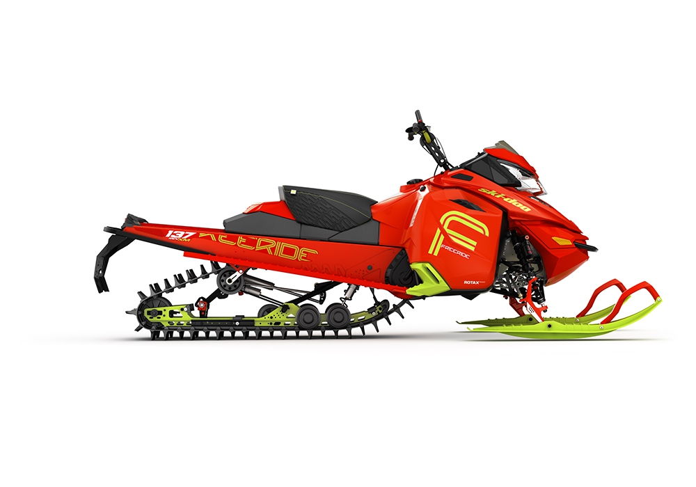    SKI-DOO FREERIDE 137 800R E-TEC v 2016  2 