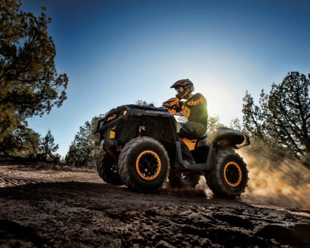  CAN-AM OUTLANDER 1000 XT-P v 2015  5 