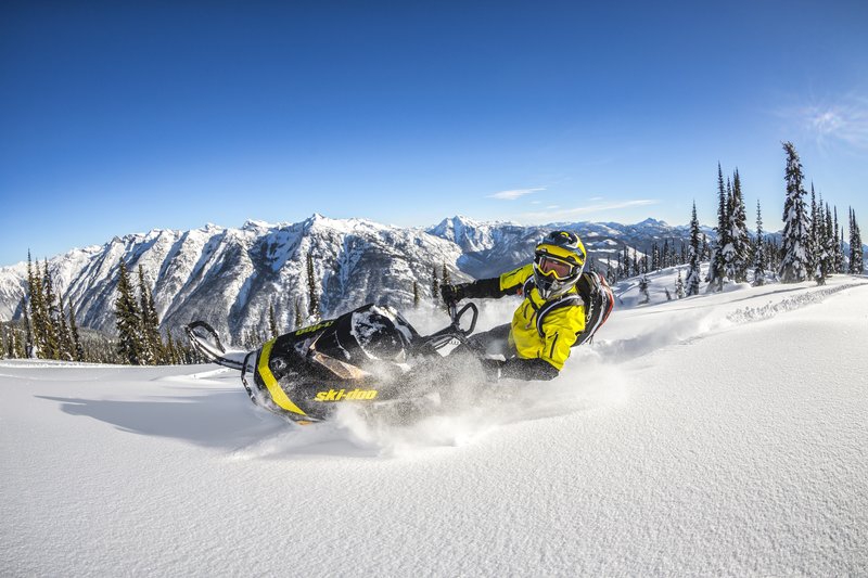    SKI-DOO SUMMIT X 165 850 E-TEC v 2017  3 