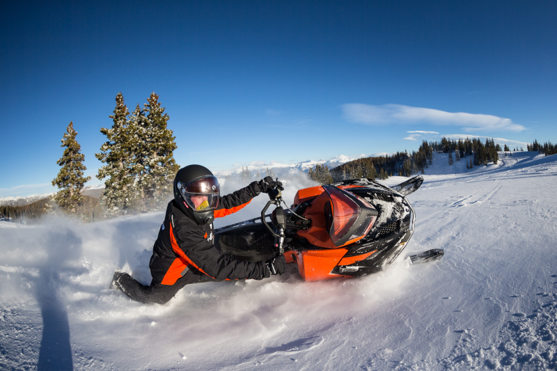    SKI-DOO TUNDRA XTREME 600 E-TEC v 2015  6 