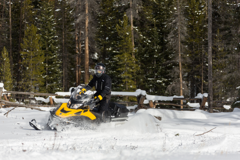    SKI-DOO TUNDRA WT 550 v 2015  2 