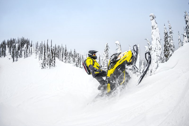    SKI-DOO SUMMIT SP 165 850 E-TEC v 2017  5 